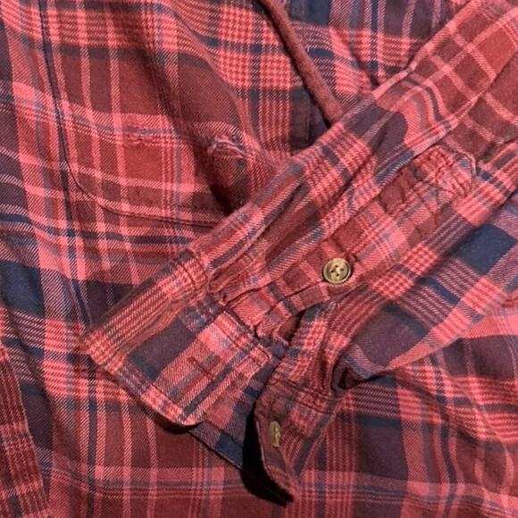 American Eagle Red Cropped Flannel with Hoodie - Picture 2 of 5